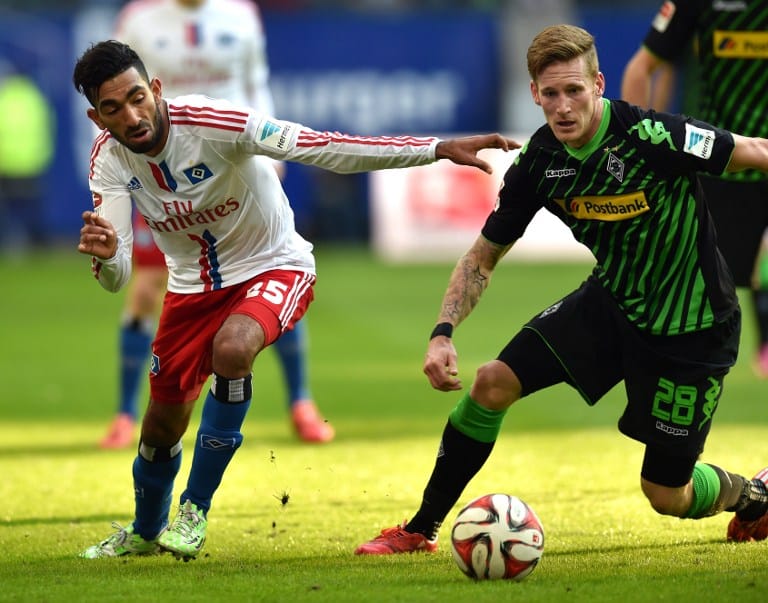 Mohamed Gouaida (HSV, links) und Andre Hahn (R) ( AFP PHOTO / CARMEN JASPERSEN)