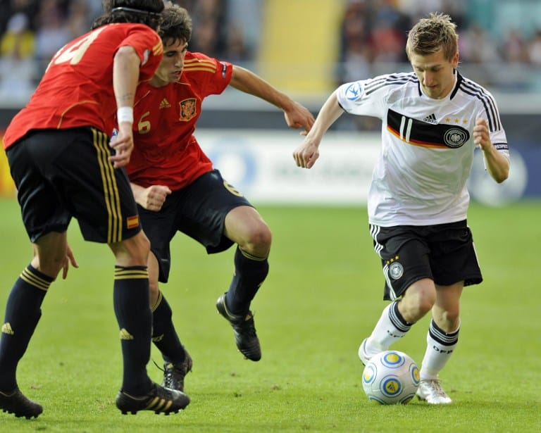 Marko Marin (R) DFB Trikot von 2008 (Foto AFP)