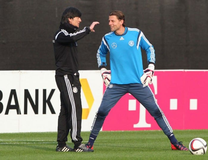 Roman Weidenfeller und Bundestrainer Joachim Löw beim 1.Training in Frankfurt vor dem Länderspiel gegen Australien im März 2015. (Foto AFP)