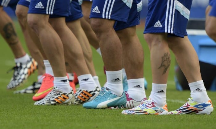 Fussballschuhe von Argentinien - Lionel Messi rechts (Foto aFP)^