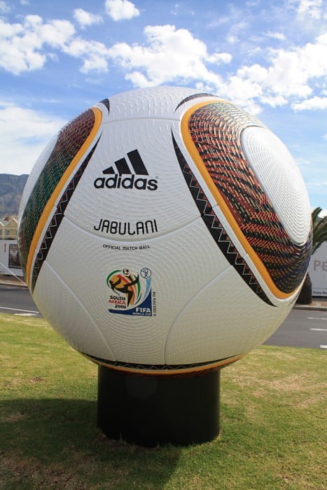 Jabulani - der WM Spielball von 2010 in Südafrika (Quelle: eigenes Archiv)