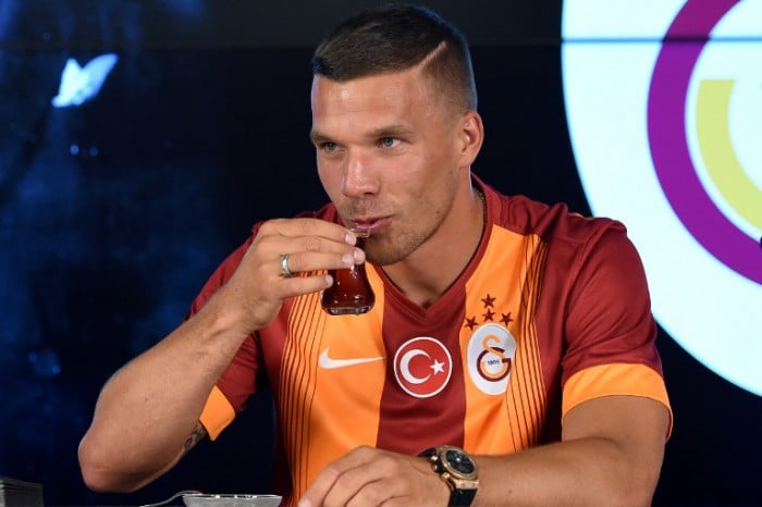 Diese statistik zeigt, welche rückennummern der spieler in seiner karriere bereits getragen hat. Podolski Rückennummer Deutschland : Lukas Podolski Deutschland Trikot