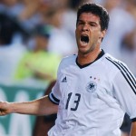 Michael Ballack feiert sein 39.Tor am 21 Juni 2002 gegen die USA beim 2002 FIFA World Cup Korea/Japan. AFP PHOTO/EMMANUEL DUNAND