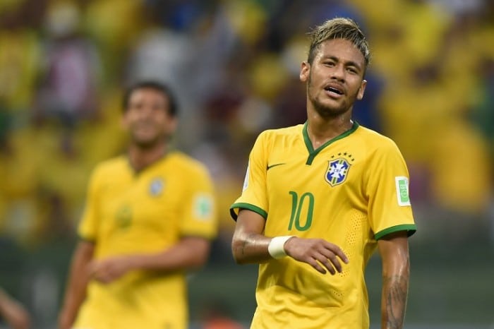 Neymar mit dem 5-Sterne Brasilien Trikot bei der heimischen WM. AFP PHOTO / FABRICE COFFRINI