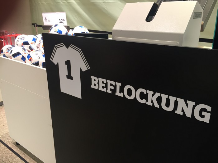Beflockung eines DFB-Trikots