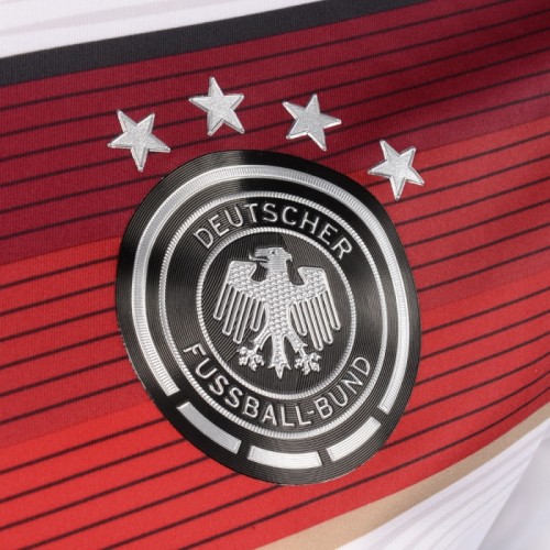 Die 4 Sterne auf dem DFB-Trikot nach dem Weltmeistertitel 2014. 