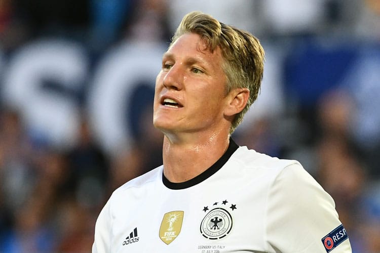 Bastian Schweinsteiger im EM-Viertelfinale gegen Italien (Foto AFP Stollartz)