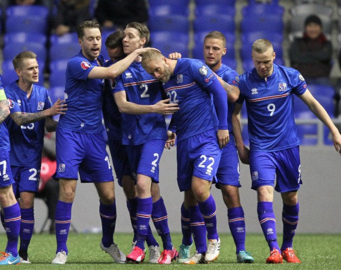 Island's Spieler feiern ihr Tor beim Spiel gegen Kazakhstan in Astana am 28.März 2015. AFP PHOTO / STANISLAV FILIPPOV