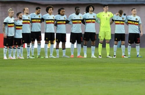 Belgien Nationalspielerwährend der Gedenkminute nach den Terroranschlägen in Brüssel vor dem Länderspiel gegen Portugal am 29.März 2016. / AFP / FRANCISCO LEONG