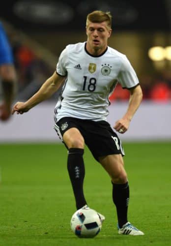 Toni Kroos mit der Rückennummer 18 bei der Fußball EM 2018 (Foto AFP)