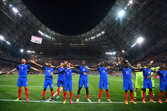 Frankreichs Nationalspieler feiern das 2:0 gegen Deutschland im EM-Halbfinale am 7.Juli 2016 in Marseille. AFP PHOTO / FRANCK FIFE