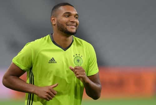 Abwehrspieler Jonathan Tah beim Training im stadium Pierre Mauroy in Lilleam 11. Juni 2016 bei der EM 2016. / AFP PHOTO / PATRIK STOLLARZ
