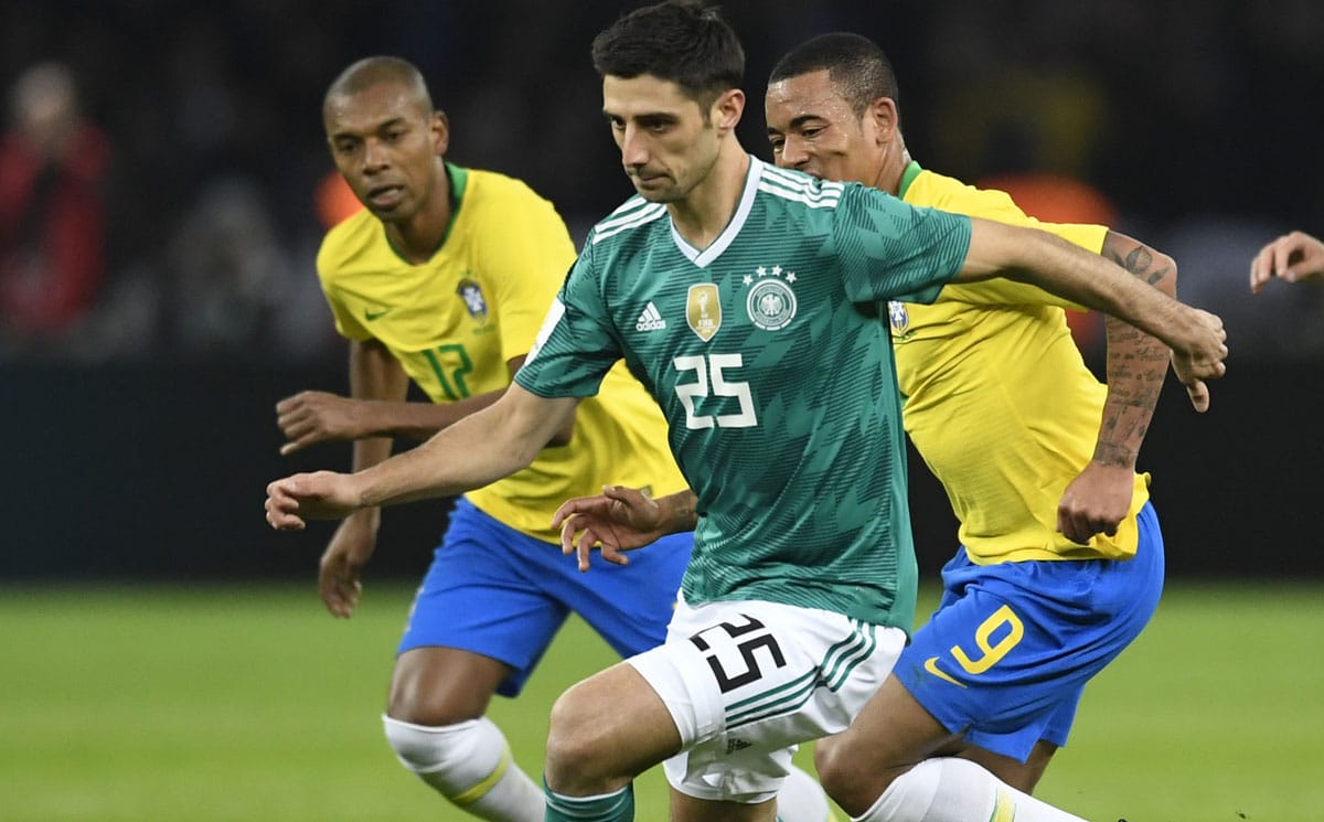 Lars Stindl im neuen DFB Away Trikot 2018 mit der Rückennummer 25 gegen Brasilien am 28.März 2018 (Foto AFP)