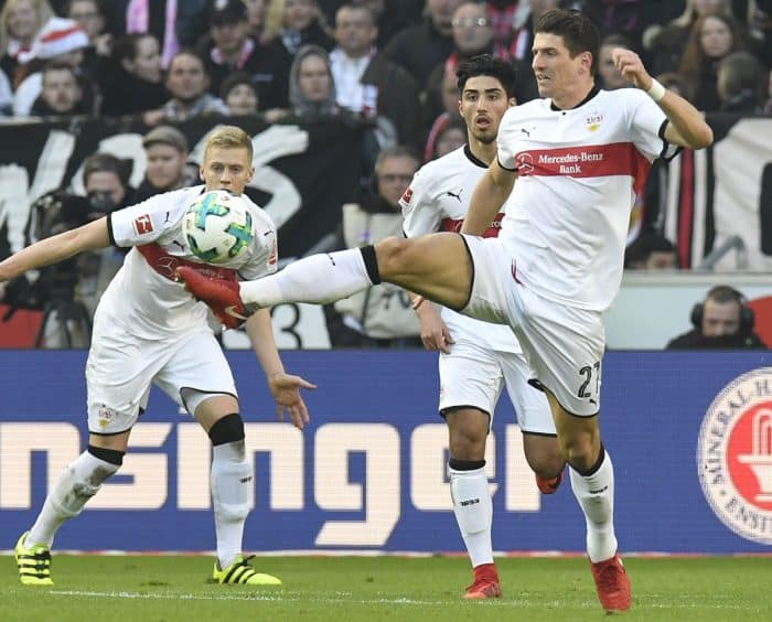 Mario Gomez mit der Nummer 27 auf dem VfB Stuttgart Trikot (Foto AFP)