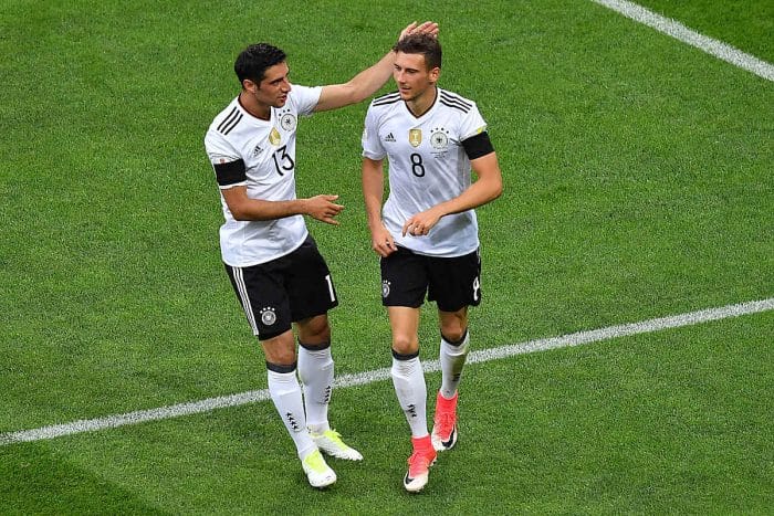 Leon Goretzka (R) und Lars Stindl (L) beim Confed Cup 2017 - hier trägt er die Rückennummer 8 / AFP PHOTO / Yuri CORTEZ