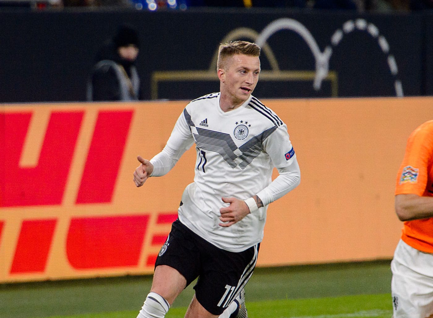 Marco Reus mit der Nummer 11 auf dem DFB Trikot 2019 gegen die Niederlande (Foto Shutterstock)