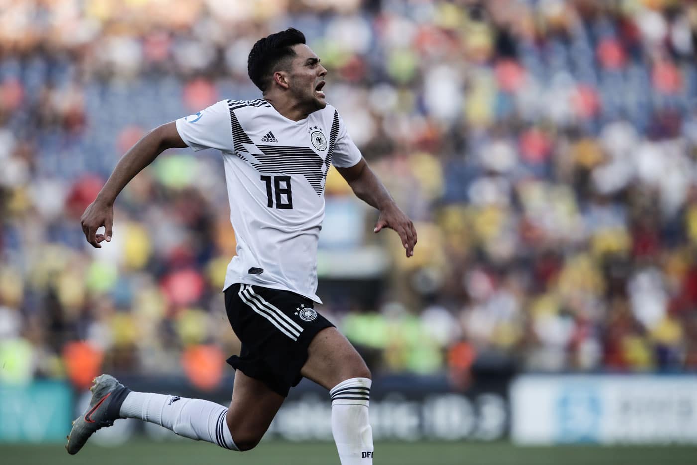 Nadiem Amiri bei der U21 European Football Championship gegen Rumänien am 27. June 2019. Auf seinem Trikot ist die Nummer 18. Isabella BONOTTO / Update Images Press / AFP