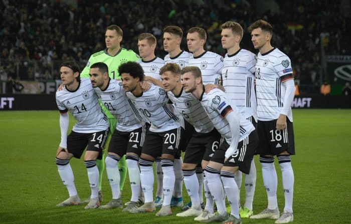 Startaufstellung im neuen DFB Trikot 2020 beim UEFA Euro 2020 Group C qualification Spiel gegen Weissrussland am 16.November 2019 in Mönchengladbach. (Photo by INA FASSBENDER / AFP)