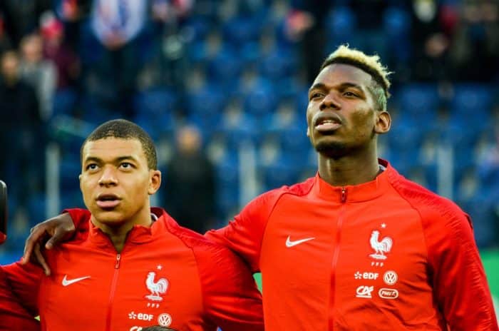 Kylian Mbappé und Paul Pogba im Dress der Franzosen 2019 (Foto Shutterstock)