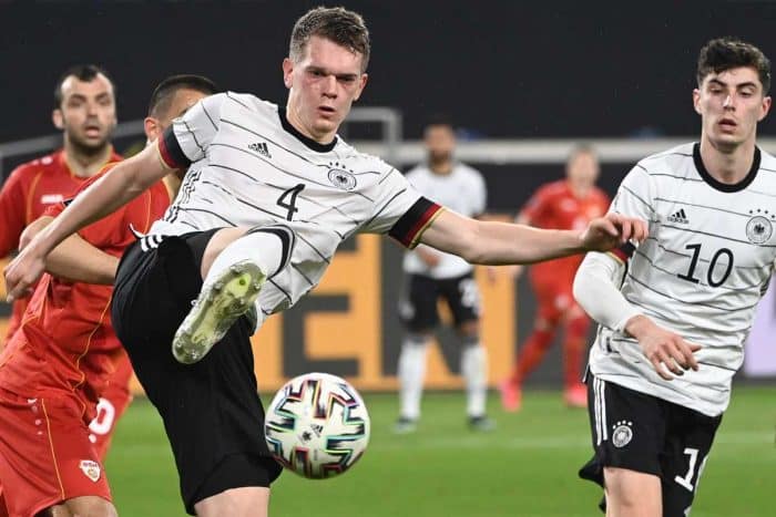 Matthias Ginter im DFB Heimtrikot 2021