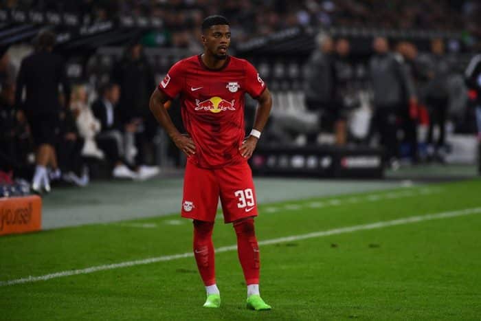 Benjamin Henrichs im Trikot von RB Leipzig gegen Borussia Mönchengladbach am 17.September 2022. (Copyright depositphotos.com / vitaliivitleo)
