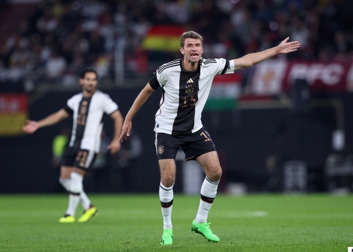 (Foto: Ronny Hartmann / AFP) Deutschlands Stürmer Thomas Müller reagiert während des UEFA-Nations-League-Fußballspiels zwischen Deutschland und Ungarn in Leipzig, Ostdeutschland, am 23. September 2022.