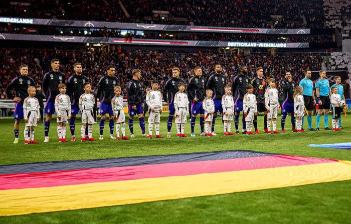 Einlaufkinder im neuen DFB Trikot 2024 beim Lämderspiel Deutschland gegen die Niederlande am 26.März 2024 (Foto Depositphotos.com)