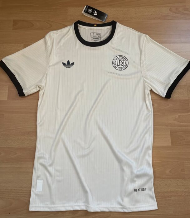 So sieht das neue 125 Jahre DFB Deutschland Trikot von Adidas aus!