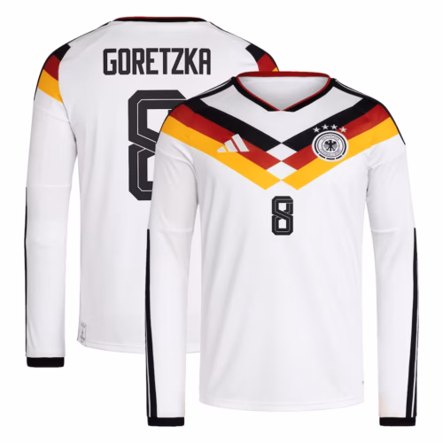 Im November 2025 trägt das DFB Trikot 2026 die Rückennummer 8.