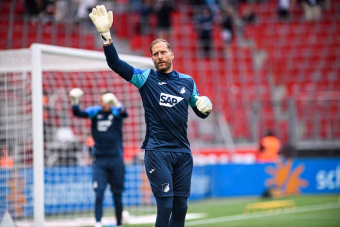 Auf dem Weg zur WM 2026: Oliver Baumann von der TSG 1899 Hoffenheim profitiert von ter Stegens Verletzung (Foto Depositphtos.com)