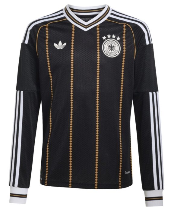 Das schwarze DFB Trikot 2026 als Langarmversion mit drei weißen Streifen auf den Ärmeln. Es kostet 110 Euro, für Kinder 85 Euro. (Bild: adidas)